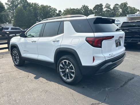 Used 2025 GMC Terrain Elevation w/ Elevation Premium Package FWD image 6