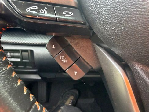 Used 2020 Subaru Crosstrek 2.0i Premium image 13