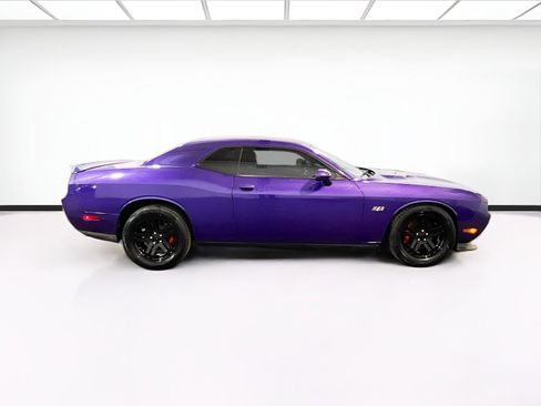 Used 2014 Dodge Challenger SRT8 RWD image 22