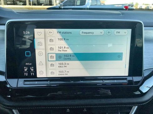 Used 2025 Volkswagen Atlas Cross Sport SE AWD/4WD image 16