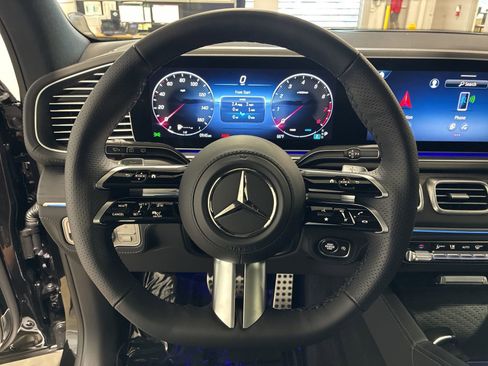 New 2026 Mercedes-Benz GLS 580 4MATIC image 8