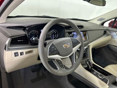 Used 2025 Cadillac XT5 Premium Luxury AWD/4WD image 13
