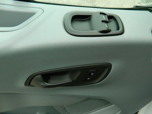 Used 2017 Ford Transit 250 130 Low Roof image 22
