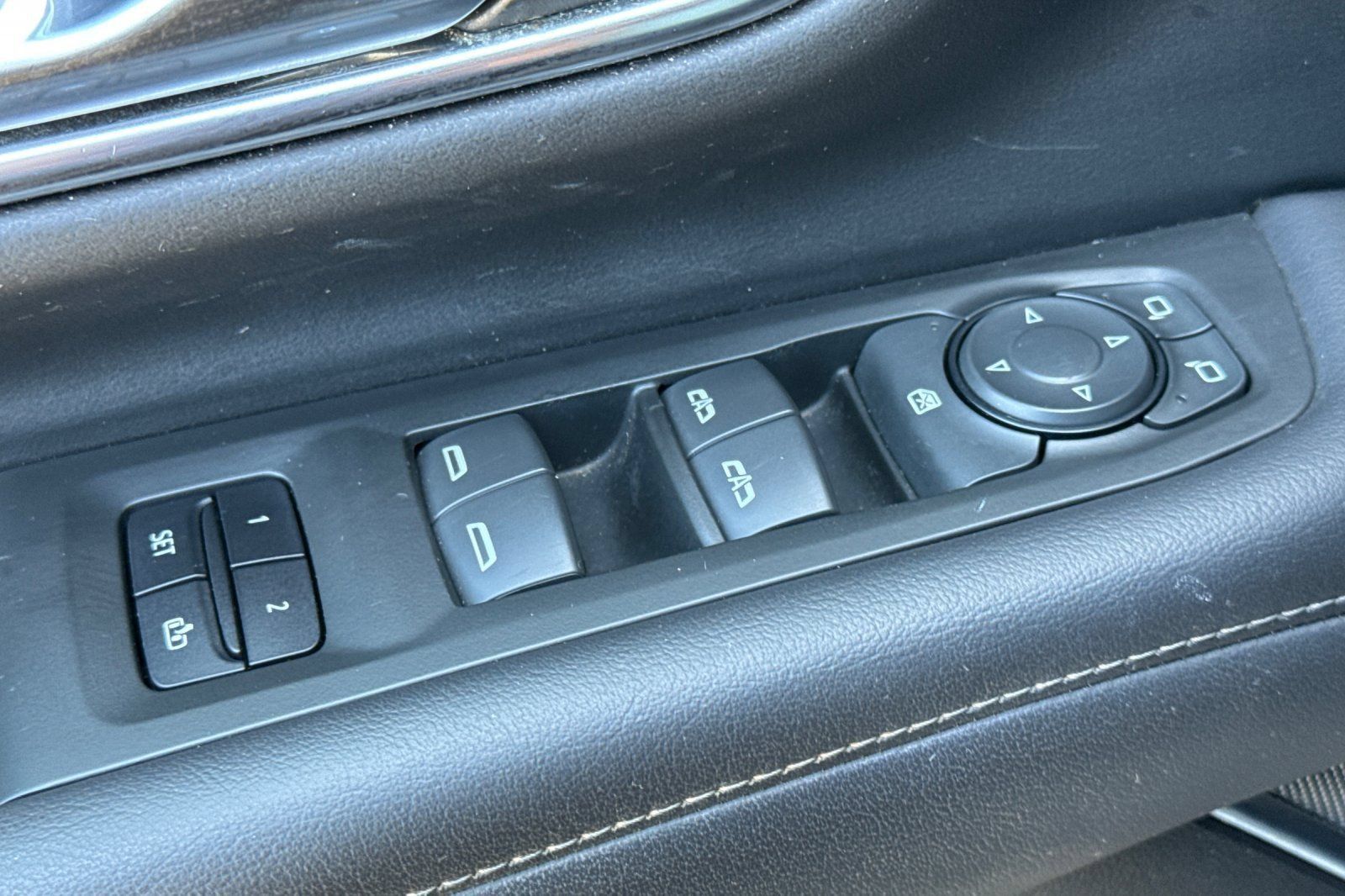 Used 2022 Chevrolet Suburban LT AWD/4WD image 11