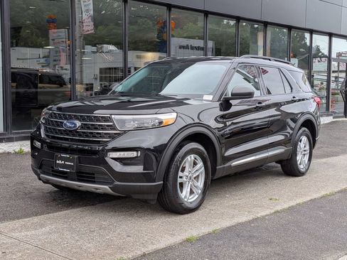 Used 2023 Ford Explorer XLT w/ Equipment Group 202A AWD/4WD image 1
