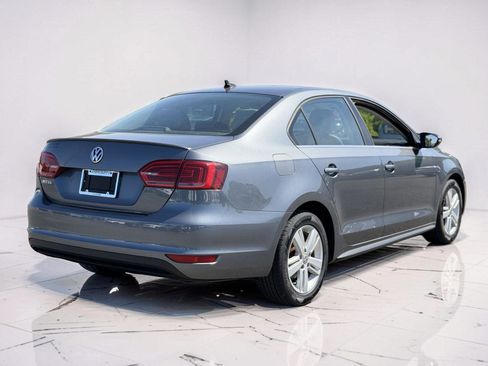 Used 2013 Volkswagen Jetta SEL FWD image 2