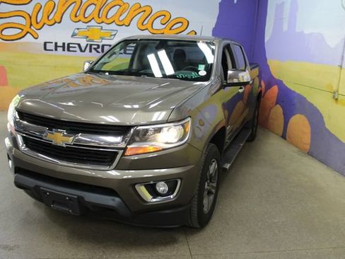 Used 2015 Chevrolet Colorado LT AWD/4WD image 4