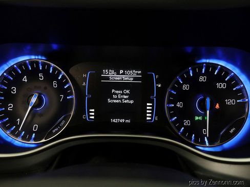 Used 2020 Chrysler Pacifica Touring w/ S Appearance Package FWD image 19