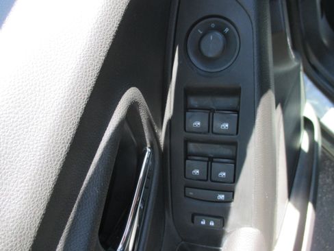Used 2019 Chevrolet Trax LT w/ LT Convenience Package AWD/4WD image 13