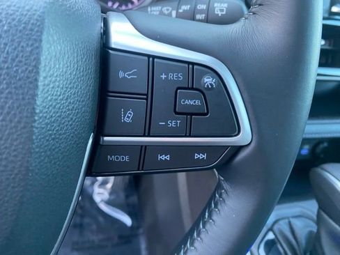 Certified 2022 Toyota Highlander XLE image 24