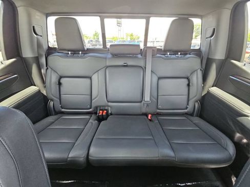 Used 2023 GMC Sierra 1500 SLT w/ SLT Premium Package AWD/4WD image 25