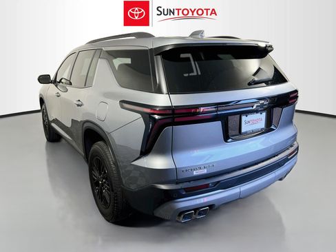 Used 2026 Chevrolet Traverse LT FWD image 6