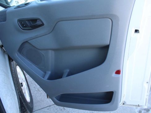 Used 2019 Ford Transit 150 XLT image 7