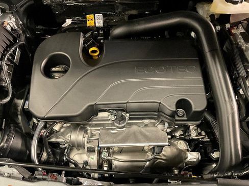 New 2026 Chevrolet Equinox LT w/ Convenience Package II image 9