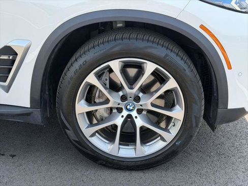 Used 2024 BMW X5 xDrive50e AWD/4WD image 8