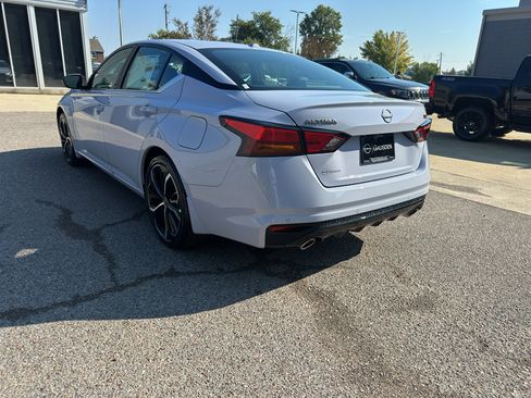 New 2025 Nissan Altima 2.5 SR image 6