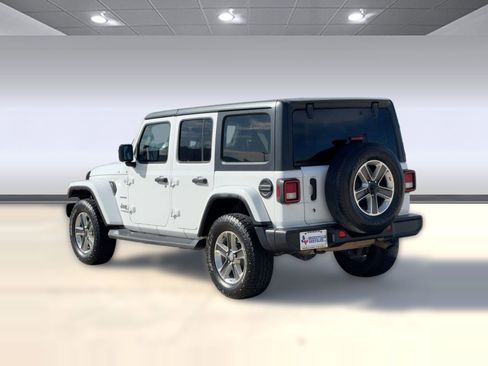 Used 2020 Jeep Wrangler Unlimited Sahara image 3
