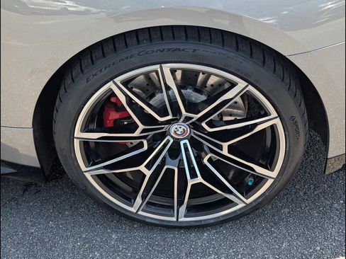 Used 2022 BMW M4 Competition w/ Executive Package RWD image 21
