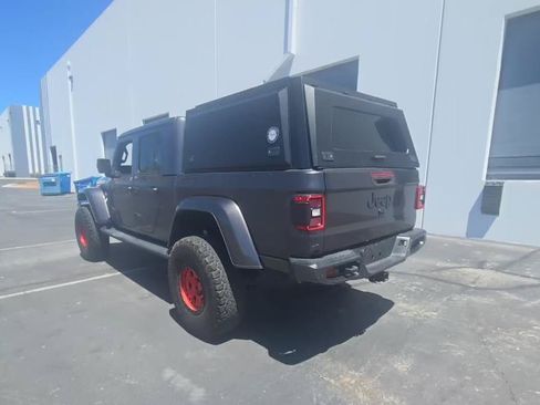 Used 2021 Jeep Gladiator Overland AWD/4WD image 3