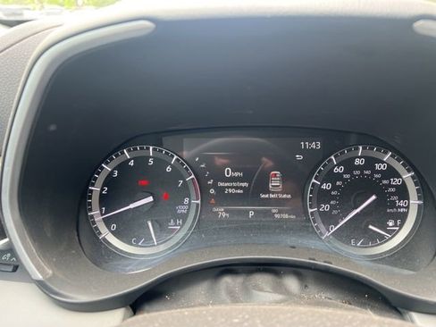 Used 2020 Toyota Highlander XLE image 7