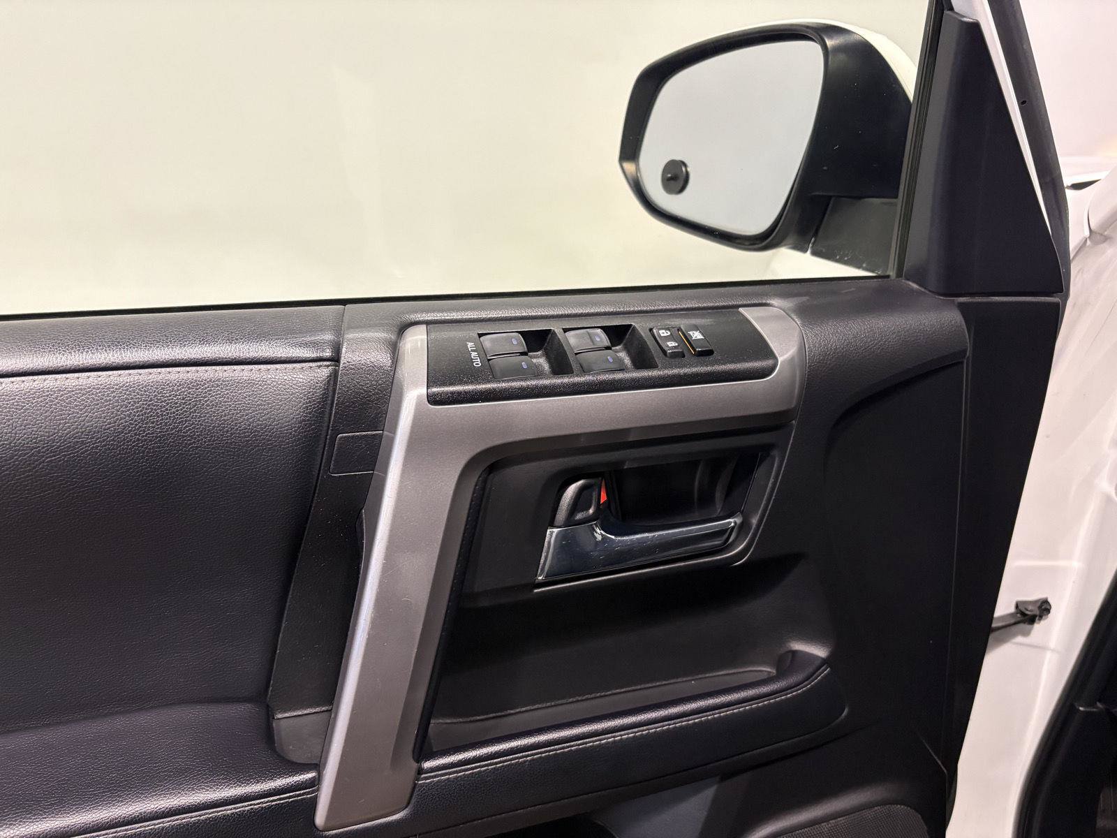 Used 2021 Toyota 4Runner SR5 Premium AWD/4WD image 15
