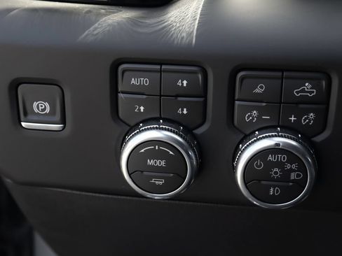Used 2026 GMC Sierra 1500 AT4 w/ AT4 Premium Package AWD/4WD image 25