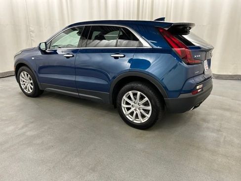 Used 2019 Cadillac XT4 Luxury w/ Cold Weather Package AWD/4WD image 3