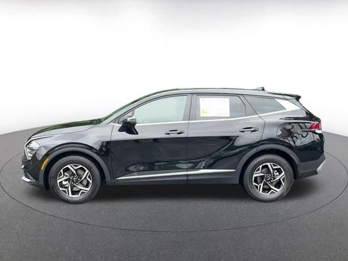 Used 2025 Kia Sportage LX FWD image 9