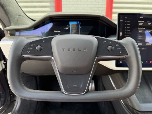 Used 2022 Tesla Model S Plaid image 29