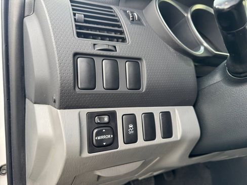 Used 2013 Toyota Tacoma PreRunner image 19