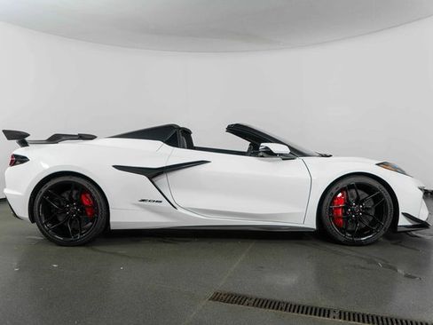 Used 2025 Chevrolet Corvette Z06 w/ Z07 Performance Package image 9