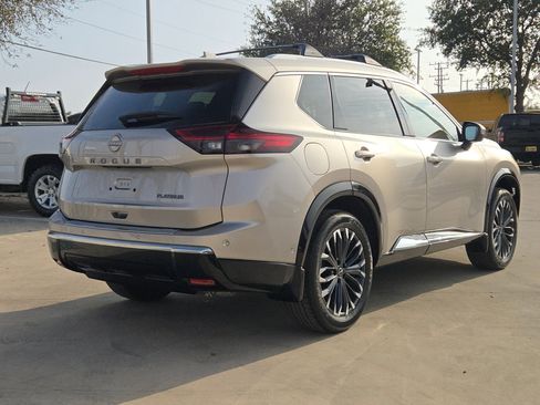 Certified 2025 Nissan Rogue Platinum image 7