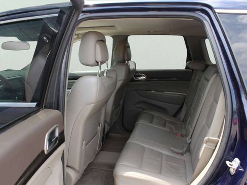 Used 2012 Jeep Grand Cherokee Laredo AWD/4WD image 7