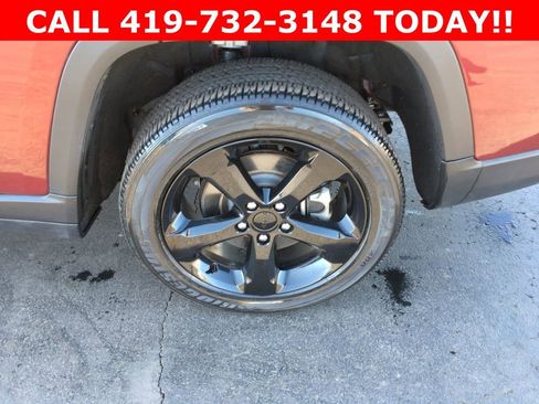 Used 2023 Jeep Grand Cherokee L Laredo image 28