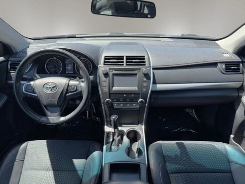 Used 2015 Toyota Camry SE FWD image 18
