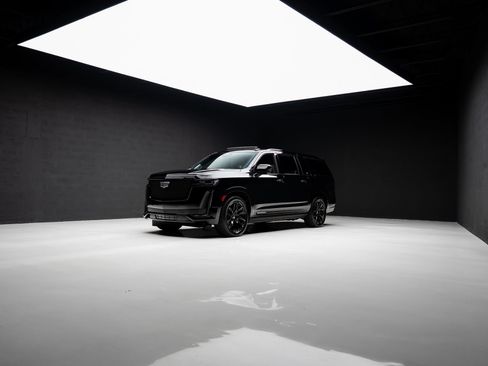 Used 2024 Cadillac Escalade ESV Sport Platinum w/ LPO, ONYX Package AWD/4WD image 86