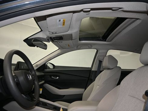 Used 2023 Honda Accord EX image 14