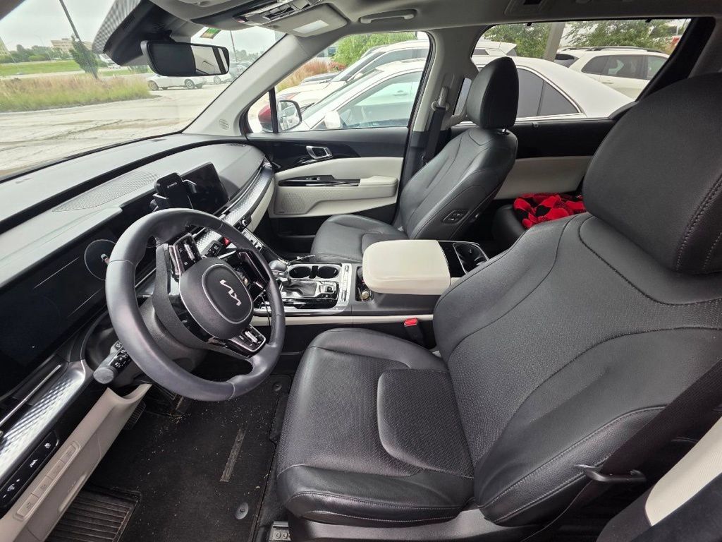 Used 2024 Kia Carnival SX Prestige FWD image 5
