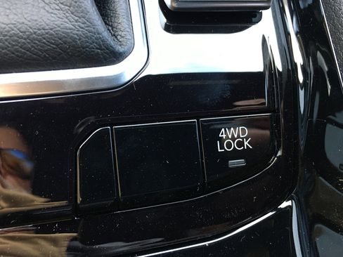 New 2026 Jeep Compass Latitude image 17