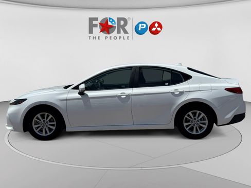 Used 2025 Toyota Camry LE FWD image 2