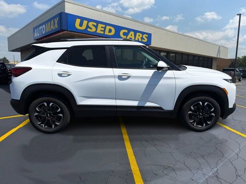 Used 2023 Chevrolet TrailBlazer LT w/ Convenience Package FWD image 2