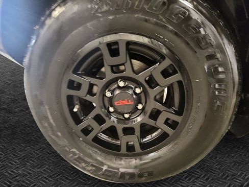 Used 2021 Toyota 4Runner Venture w/ Moonroof Package image 11