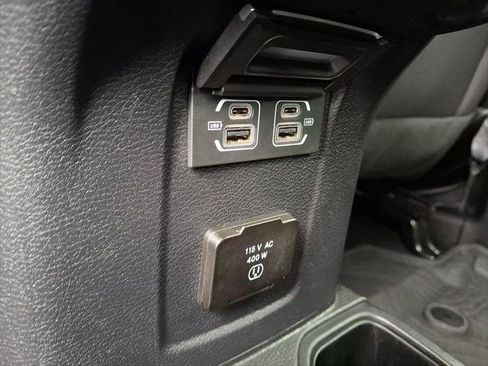 Used 2022 Jeep Gladiator Sport AWD/4WD image 11