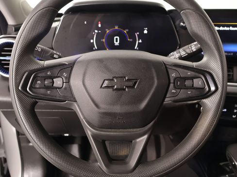 Used 2024 Chevrolet Trax LT FWD image 3