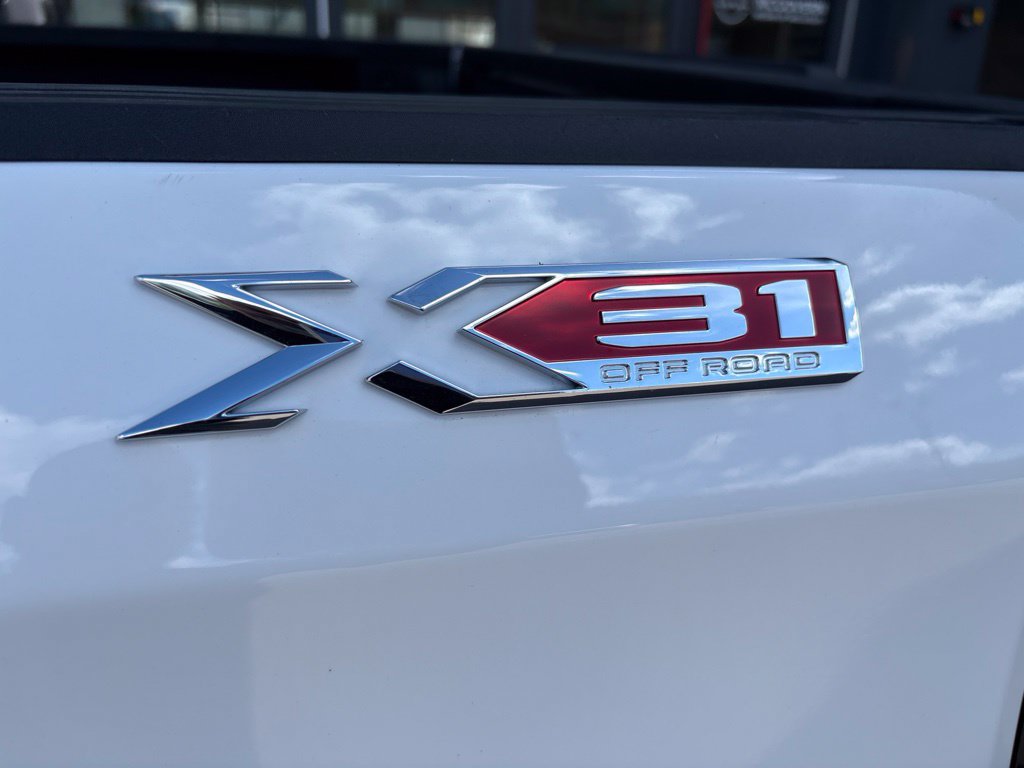 Used 2024 GMC Sierra 1500 SLT w/ SLT Convenience Package AWD/4WD image 24