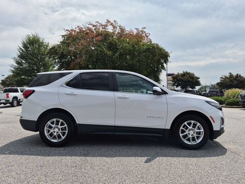 Used 2022 Chevrolet Equinox LT FWD image 2