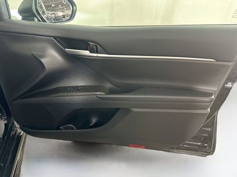 Used 2024 Toyota Camry SE FWD image 31