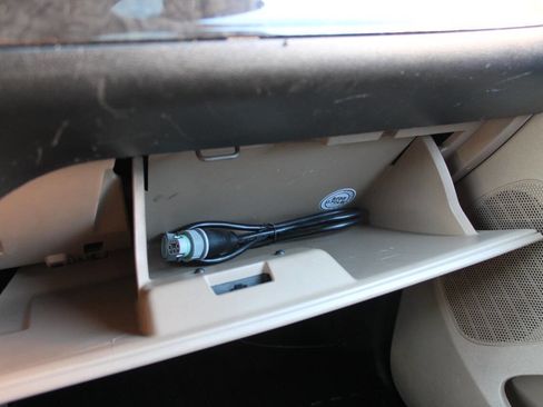 Used 2016 Dodge Grand Caravan SXT FWD image 41