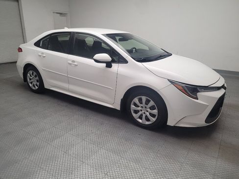 Used 2022 Toyota Corolla LE image 11