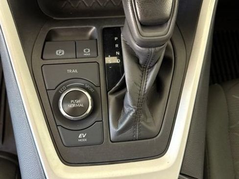 Used 2024 Toyota RAV4 XLE w/ Convenience Package AWD/4WD image 18
